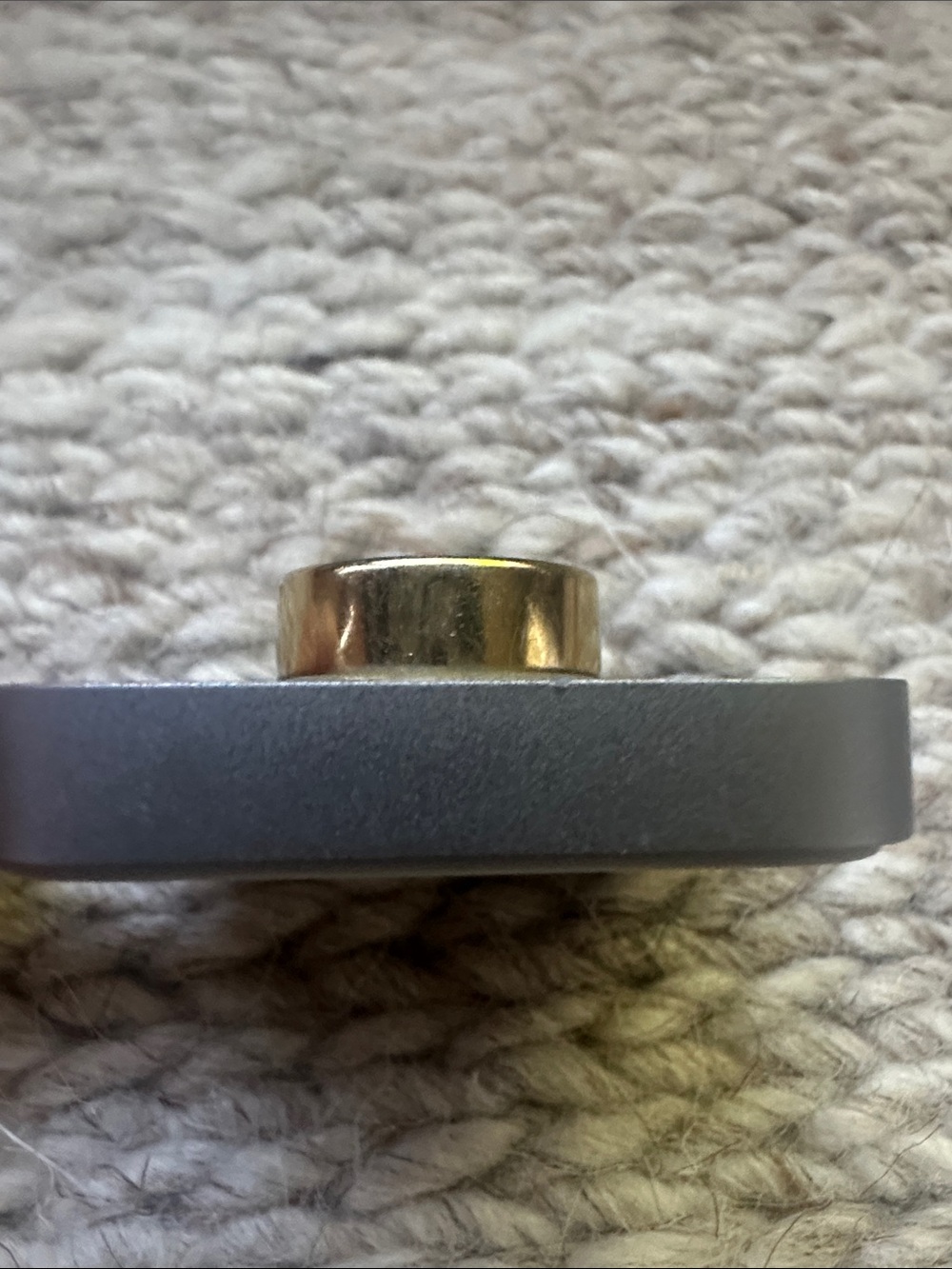 Oura ring 4 gold size 7 w charger, BATTERY WORKS PERFECTLY - Picture 4 of 8